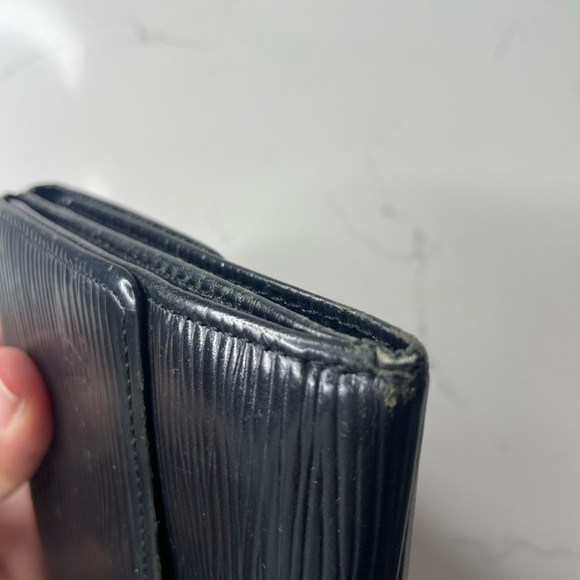 Mens Louis Vuitton wallet - Picture 2 of 6